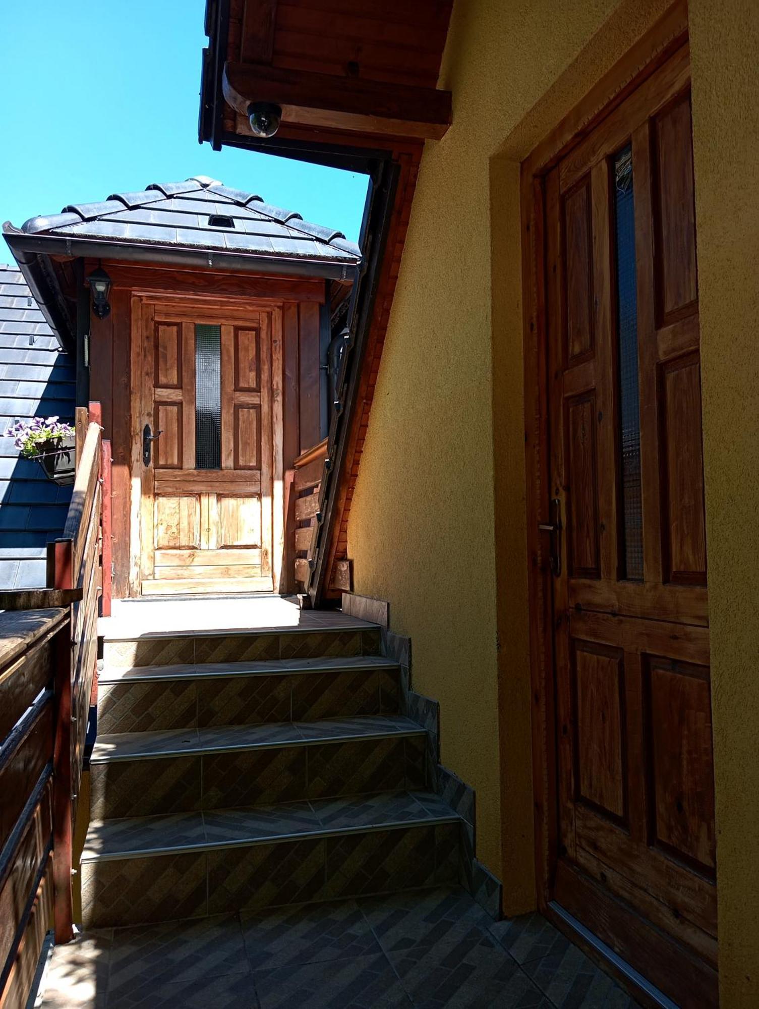 - Stari Javor Apartment *