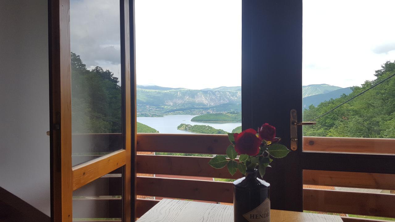 - Stari Javor Apartment Prozor