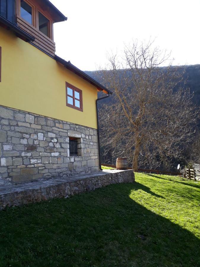 - Stari Javor